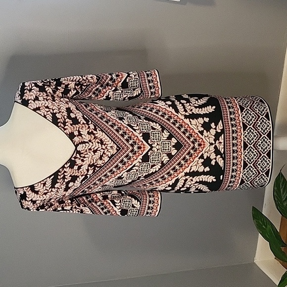 White House Black Market Black and Pink Print Stretchy V-Back Dress - Size S - Picture 3 of 11